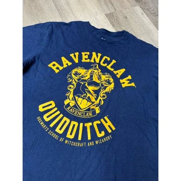 Harry Potter Ravenclaw Quidditch Graphic Tshirt size Large - Picture 2 of 3